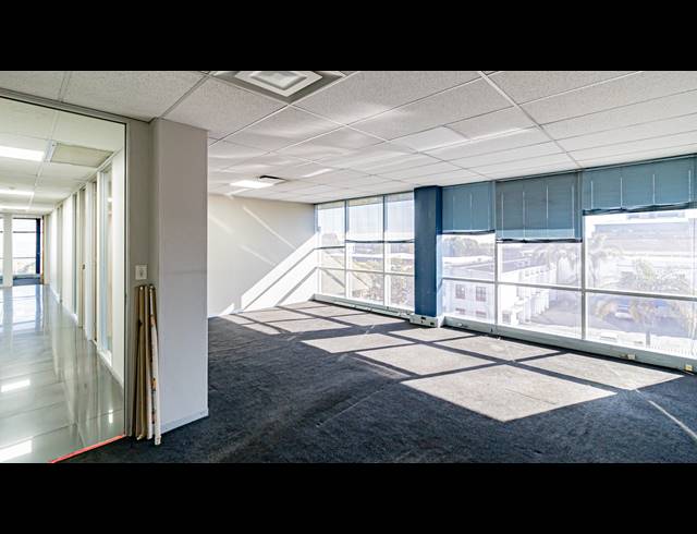 617M² OFFICE TO LET IN FERNDALE